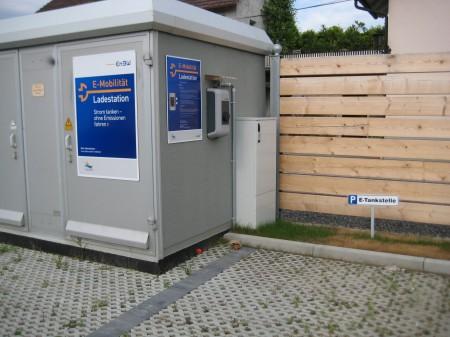 E-Tankstelle auf dem Rathausparkplatz